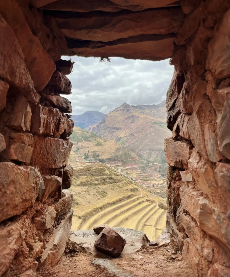 ruin-of the-gate-in-the-sacred-valley
